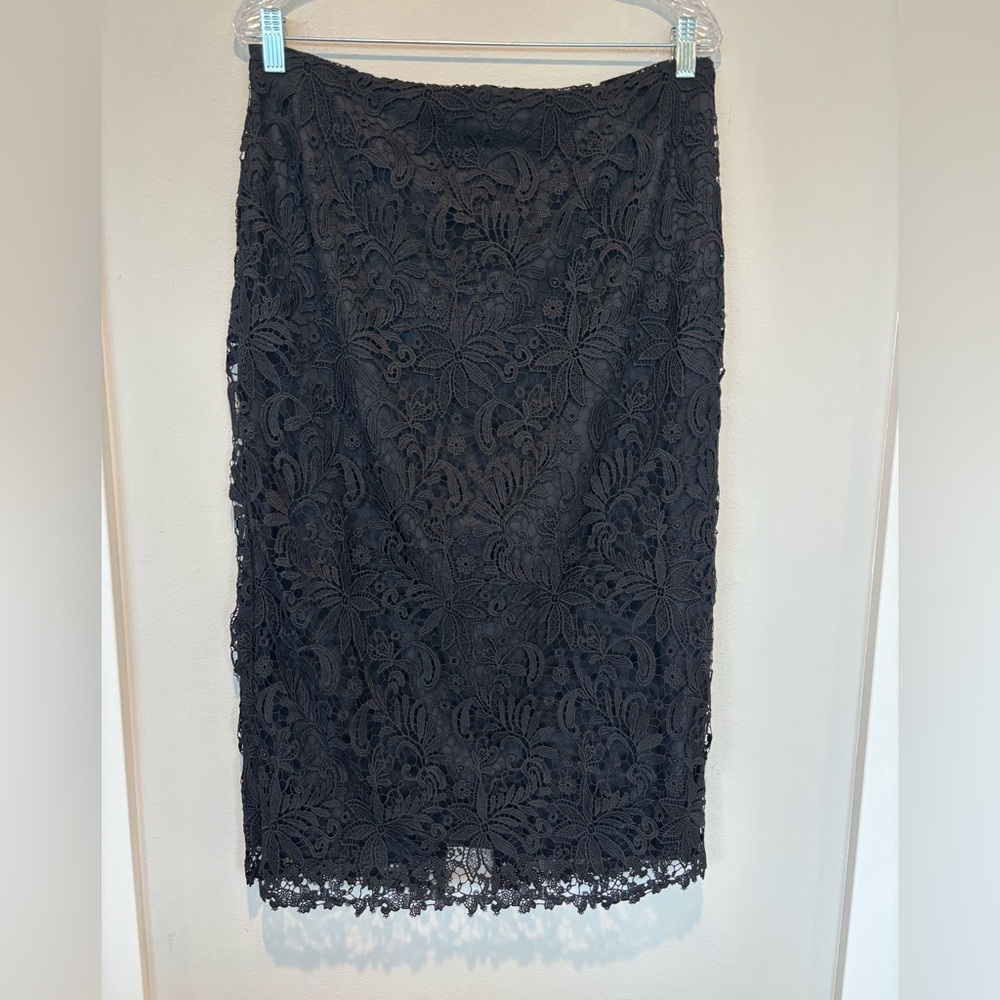 White House Black Market Black Floral Lace Pencil Skirt